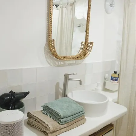 Apartment Climatise Au Calme Au Coeur Du Village Medieval Avec Rue Pietonne Cagnes-sur-Mer