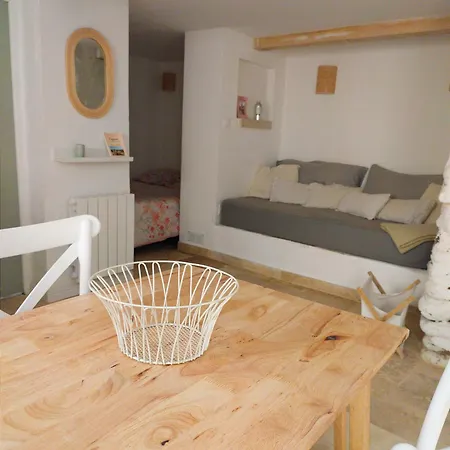 Climatise Au Calme Au Coeur Du Village Medieval Avec Rue Pietonne Apartment