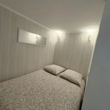 Climatisé Au Calme Au Coeur Du Village Médiéval Avec Rue Piétonne * Cagnes-sur-Mer
