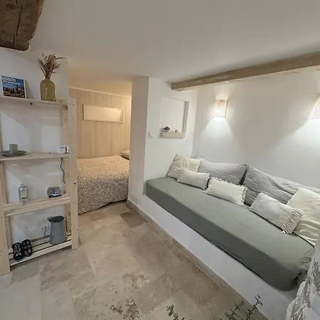 Apartment Climatise Au Calme Au Coeur Du Village Medieval Avec Rue Pietonne *